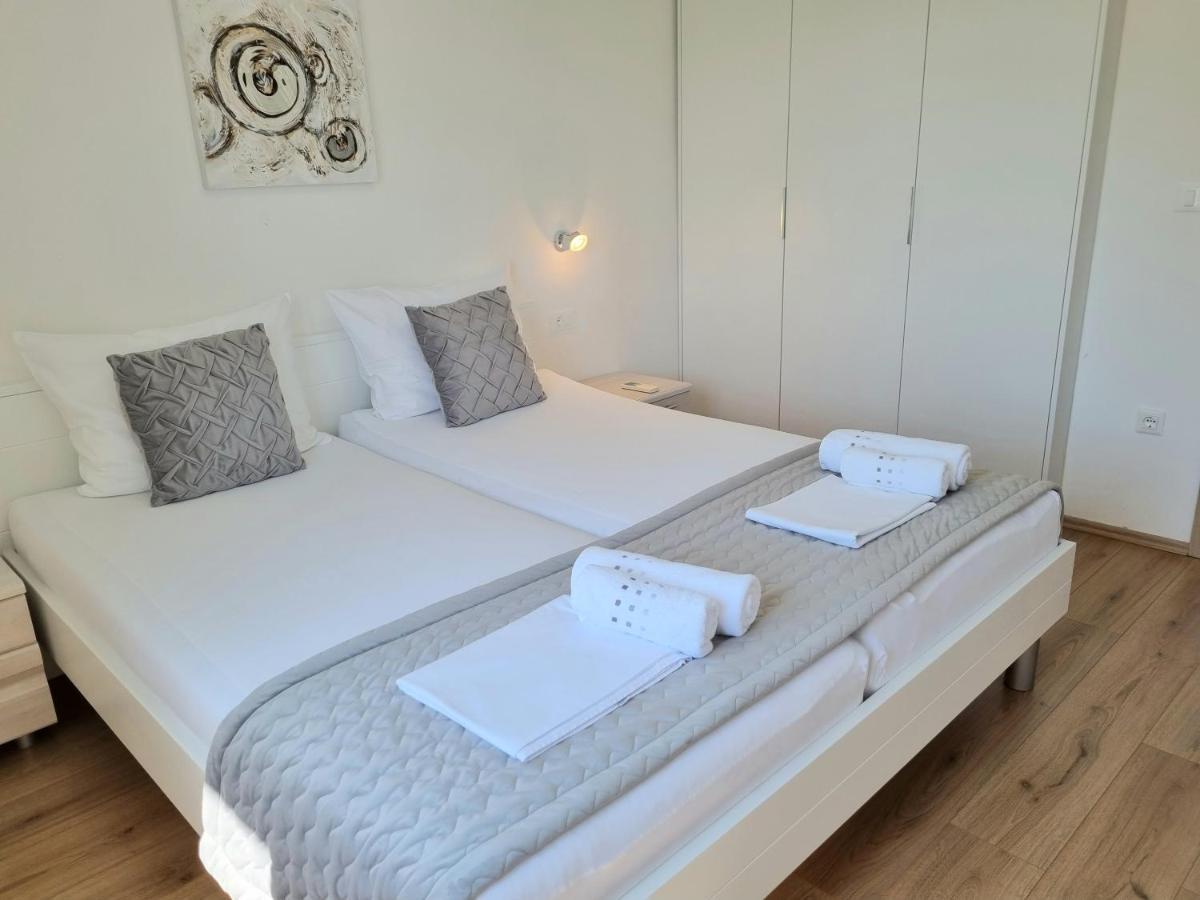 Apartman Maslina Veglia Exterior foto