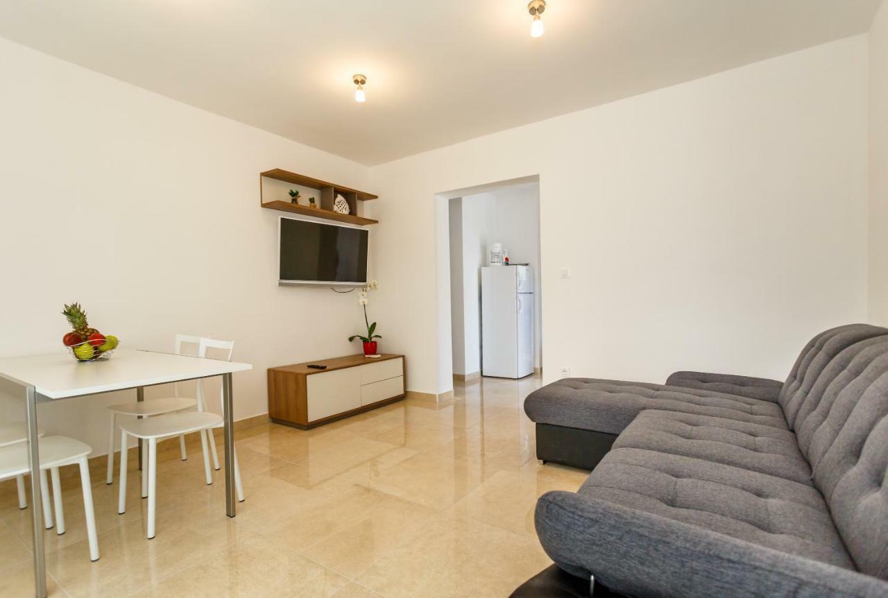 Apartman Maslina Veglia Exterior foto
